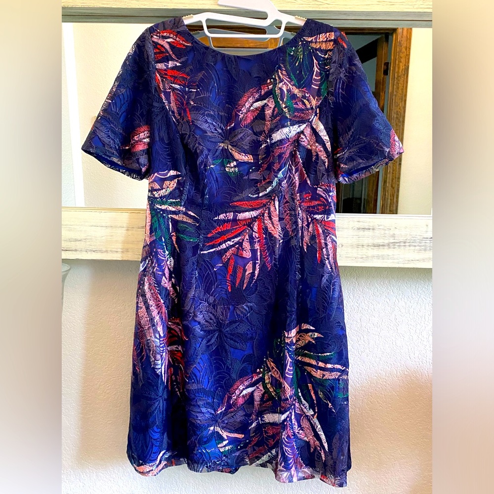 Mark & James by Badgley Mischka 
Colorful Leaf Print Dress 
Size 12 (runs small)